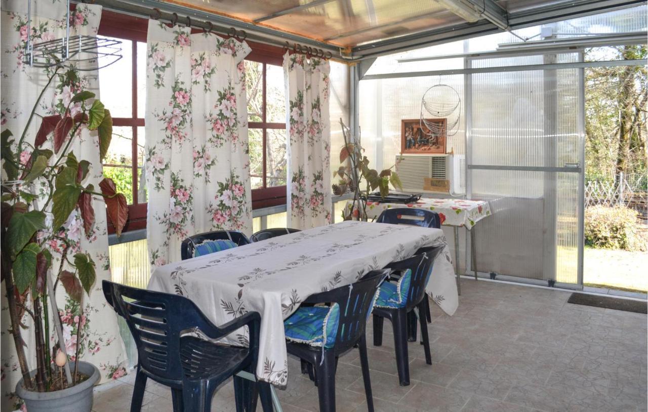 Stunning Home In Biras With Kitchenette Eksteriør billede